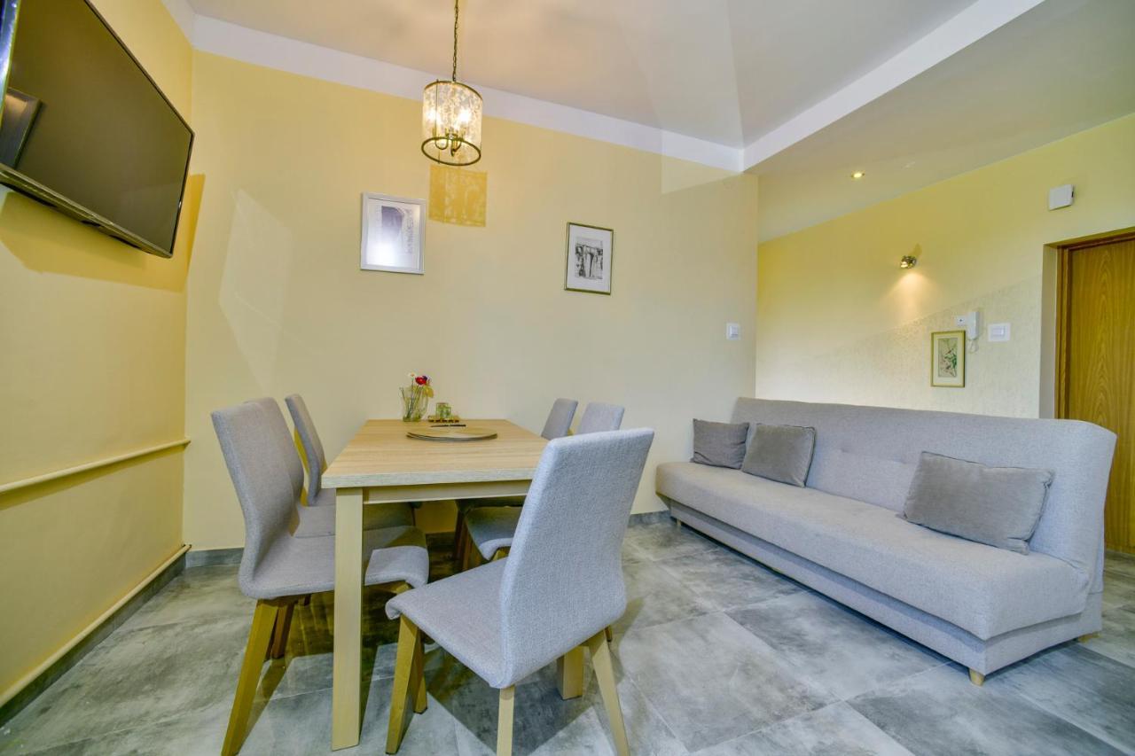 Apartament U Ewy W Kolobrzegu Podczele - 2 Sypialnie 50M2, Wifi I Darmowy Parking! Bagian luar foto